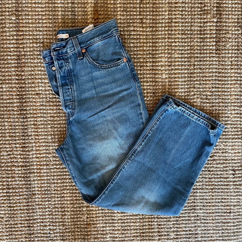 Levis Premium Ribcage Ankle Vintage Wash